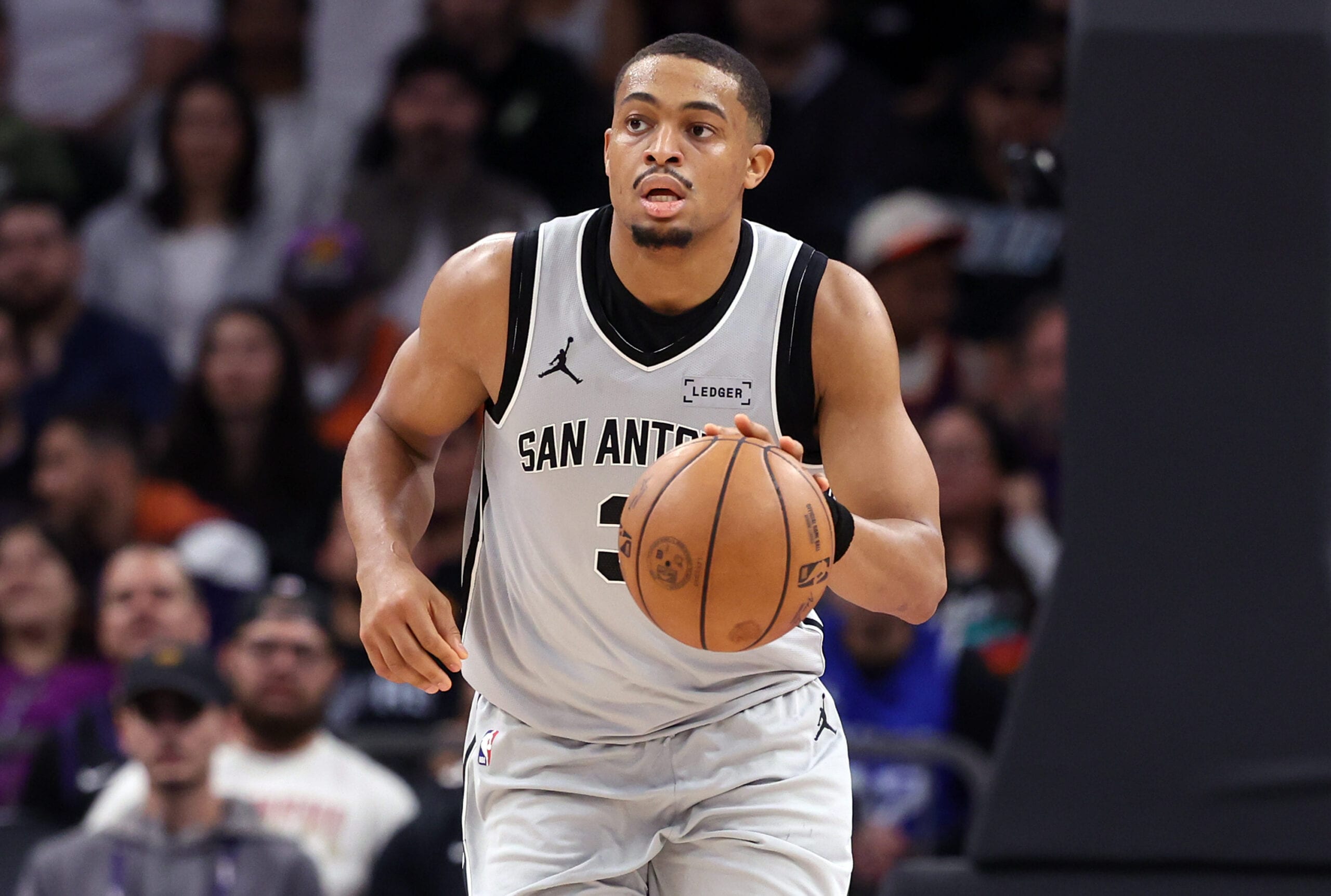 2560x1723 The Athletic: Keldon Johnson provides soundtrack to Spurs' Party in the USA