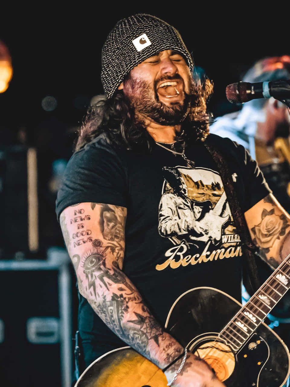 960x1280 Download Koe Wetzel Performing Live Wallpaper