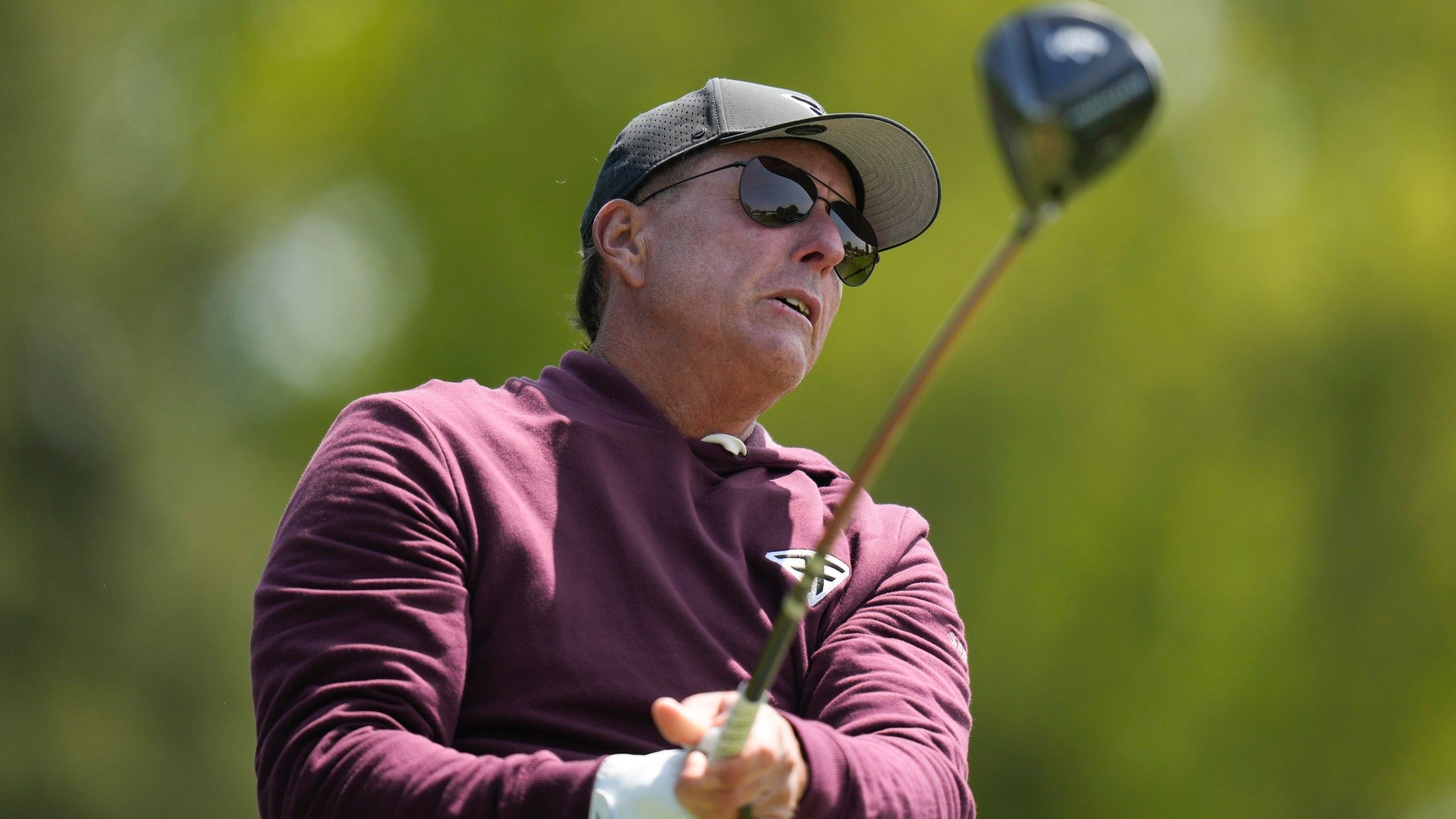 2560x1440 Loving Lefty; Support for Phil Mickelson remains strong at PGA Championship after LIV split