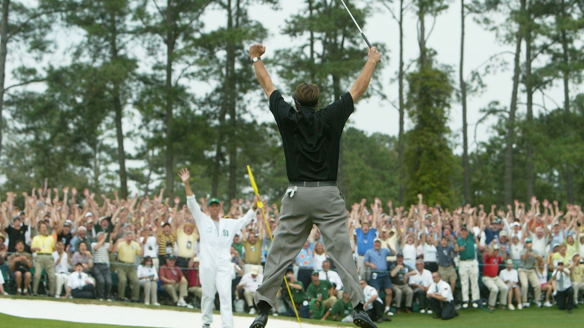 2048x1152 Masters iconic image, three days to go: Phil Mickelson's victory star jump