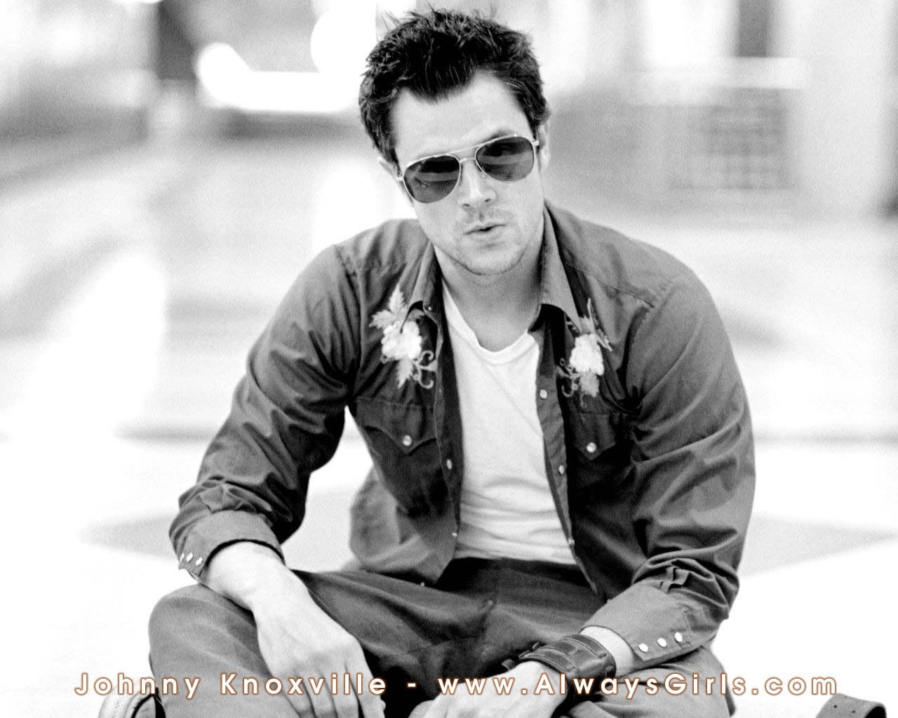 1280x1024 Johnny Knoxville Phone Wallpaper: Free 4K & HD Downloads