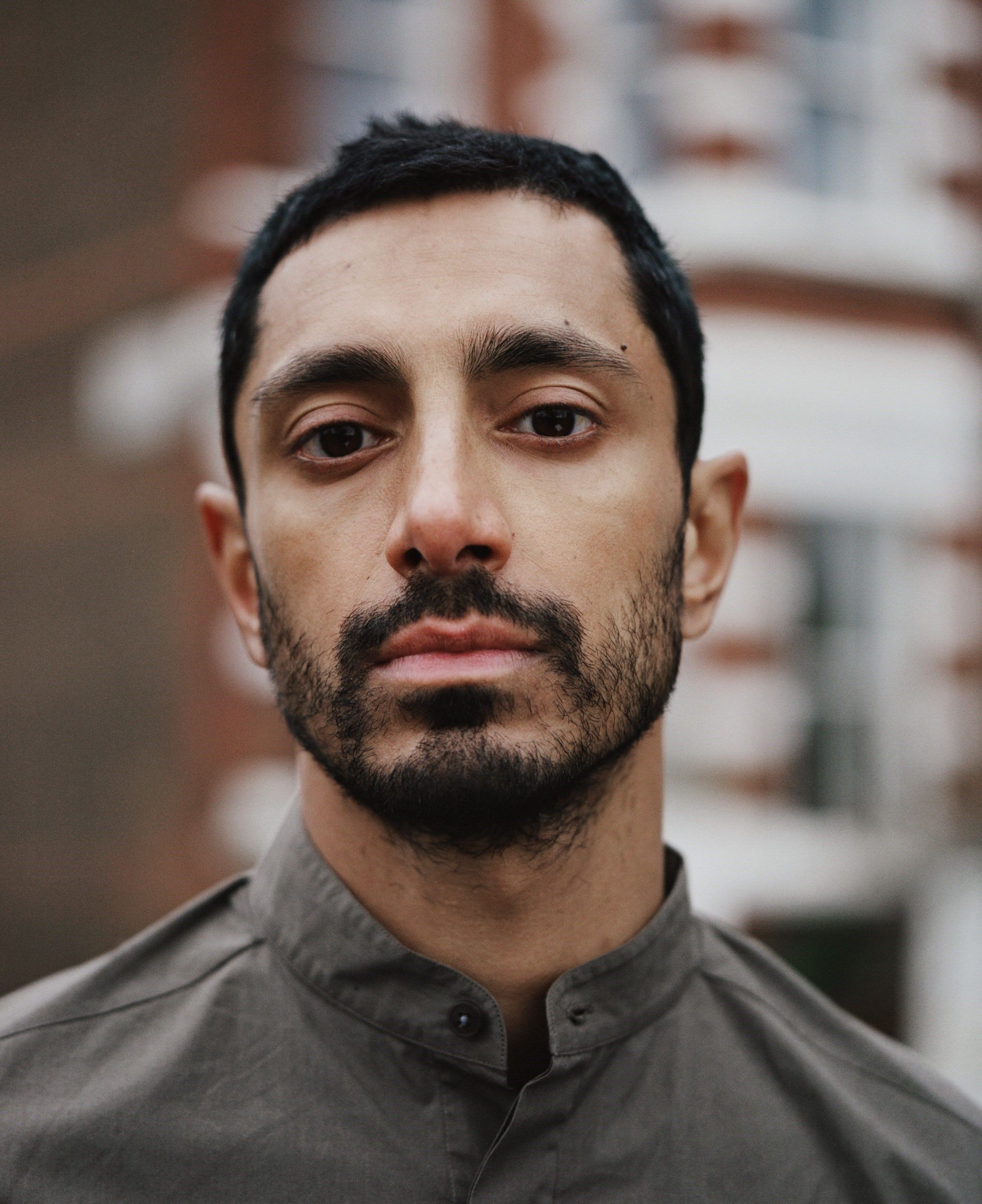 2048x2511 Riz Ahmed Wallpaper