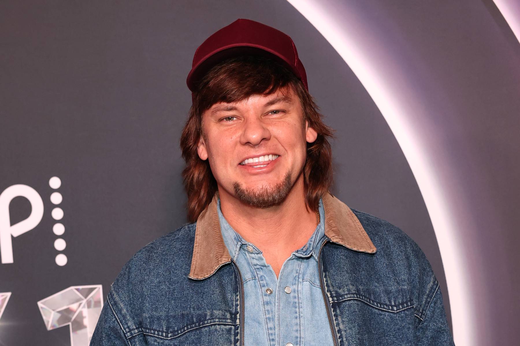1800x1200 Theo Von Responds to Criticism of His Beacon Theatre Comedy Show
