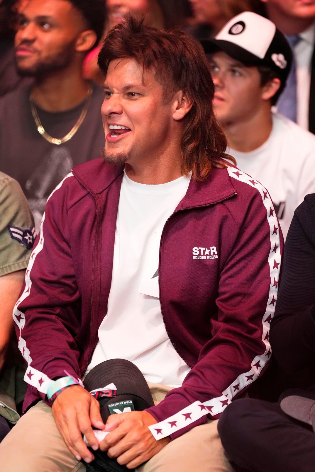 1074x1611 Theo Vonrs