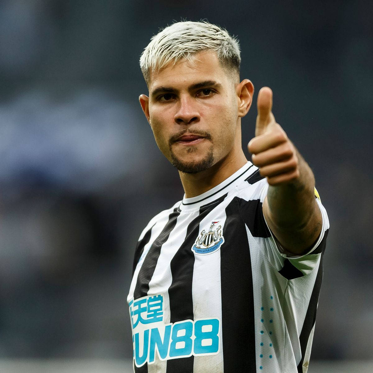 1200x1200 Download Bruno Guimarães Thumbs Up Wallpaper