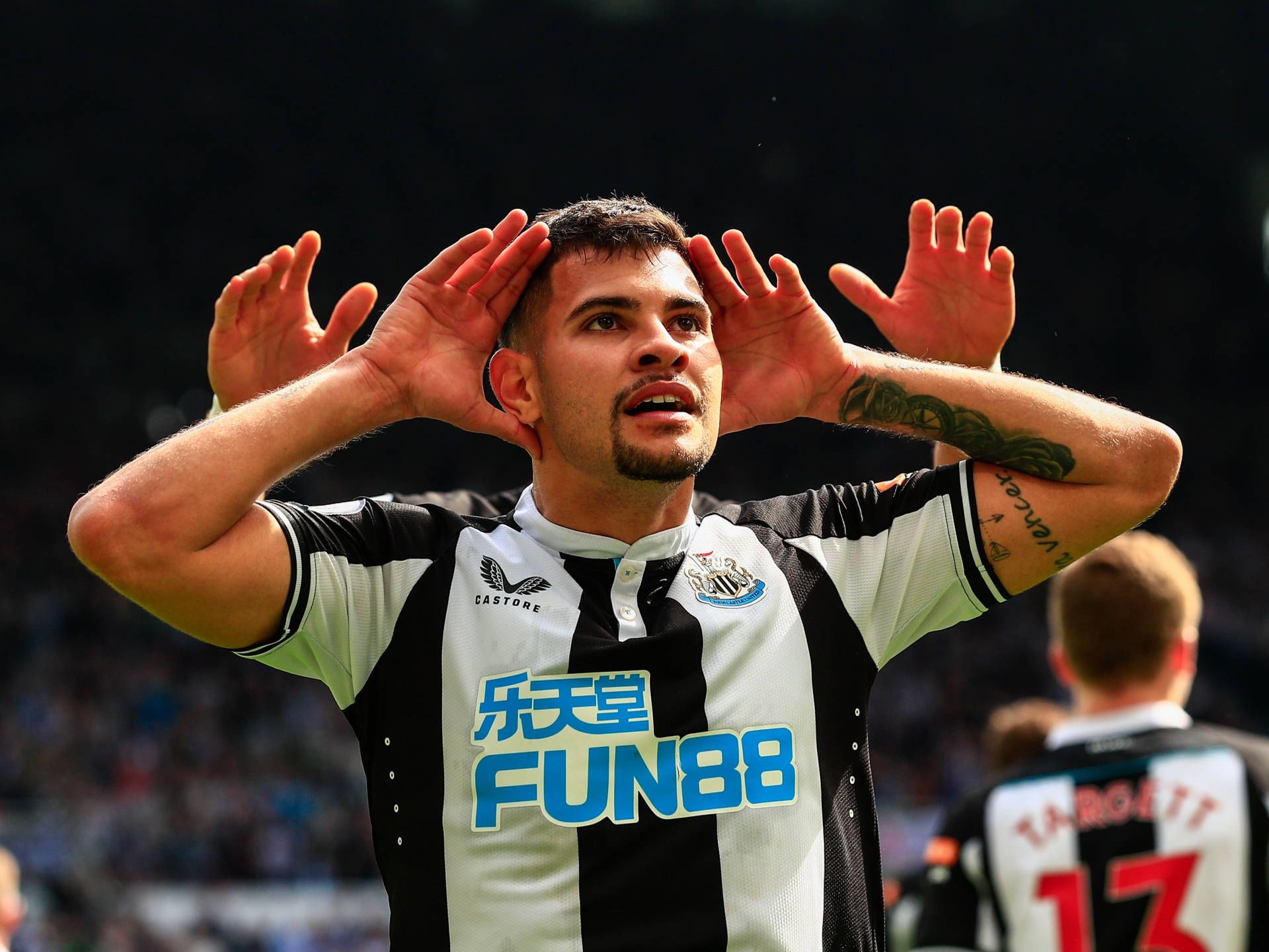 1920x1440 Download Bruno Guimarães Multiple Hands Wallpaper