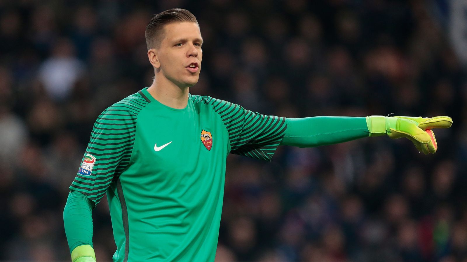 1600x900 Arsenal's Wojciech Szczesny passes Juventus medical