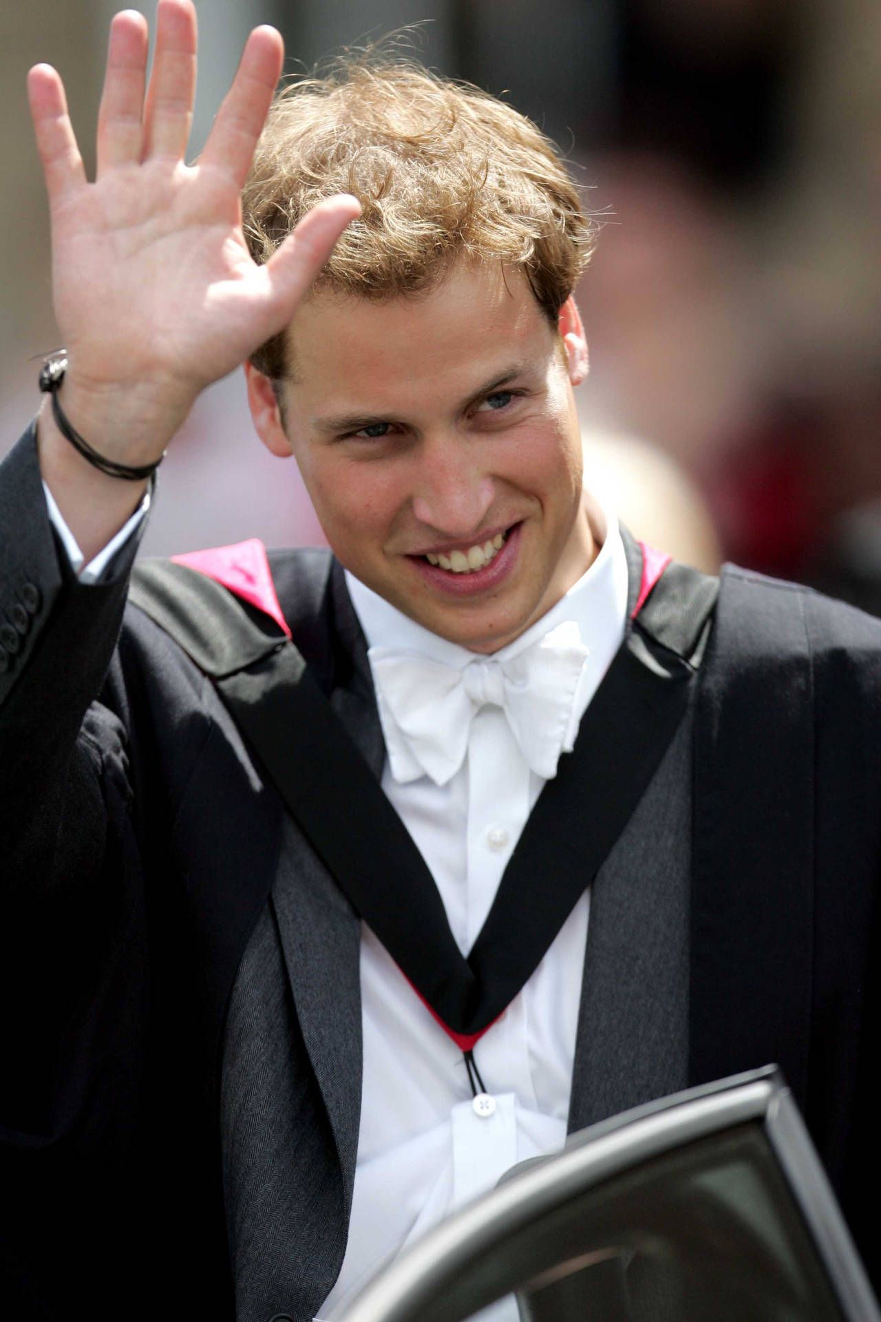 1280x1920 Download Young Prince William Waving Wallpaper