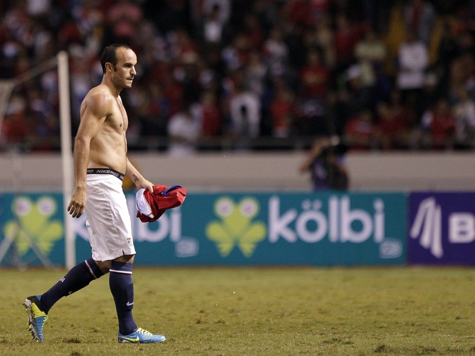 1600x1200 VIDEO USA 2 0 Mexico: Highlights; Landon Donovan And Eddie Johnson Strike To Send US To Verge Of World Cup Qualification And Pile Further Misery On El Tri