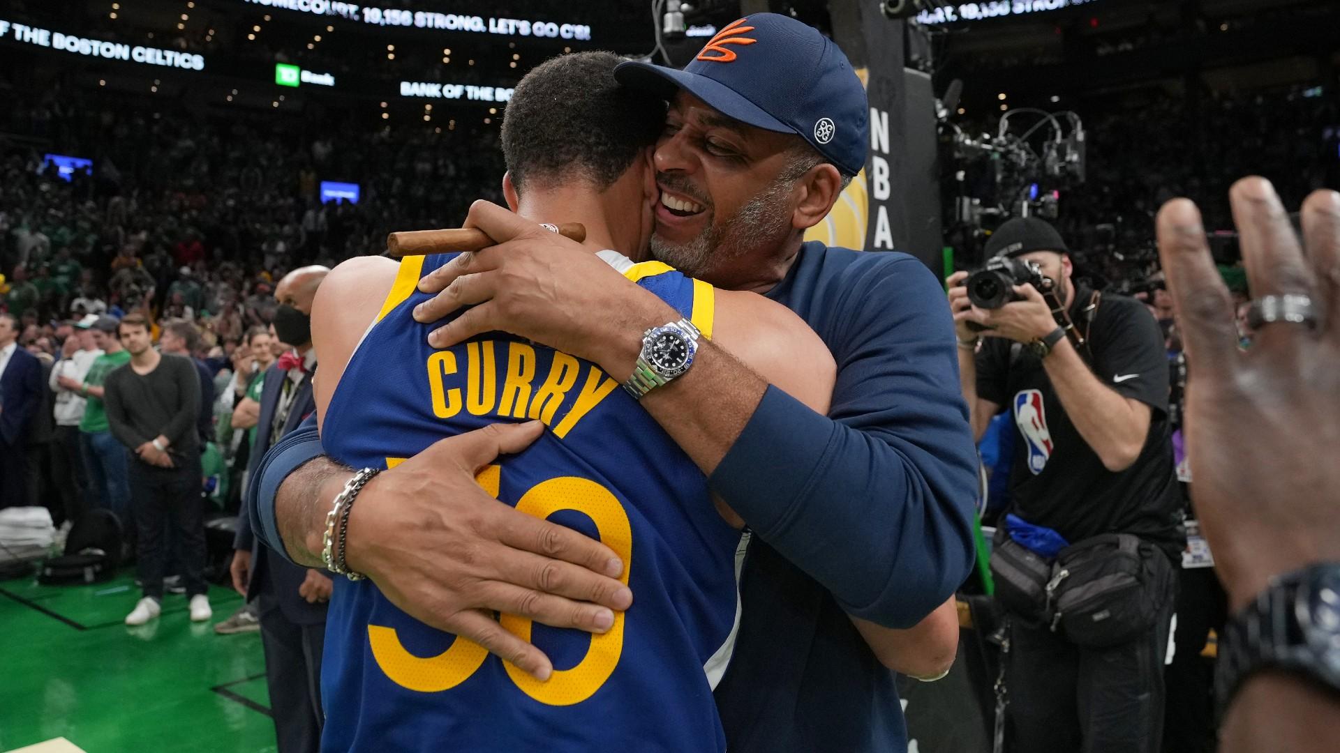 1920x1080 Stephen Curry, dad Dell share emotional embrace after Warriors win NBA title