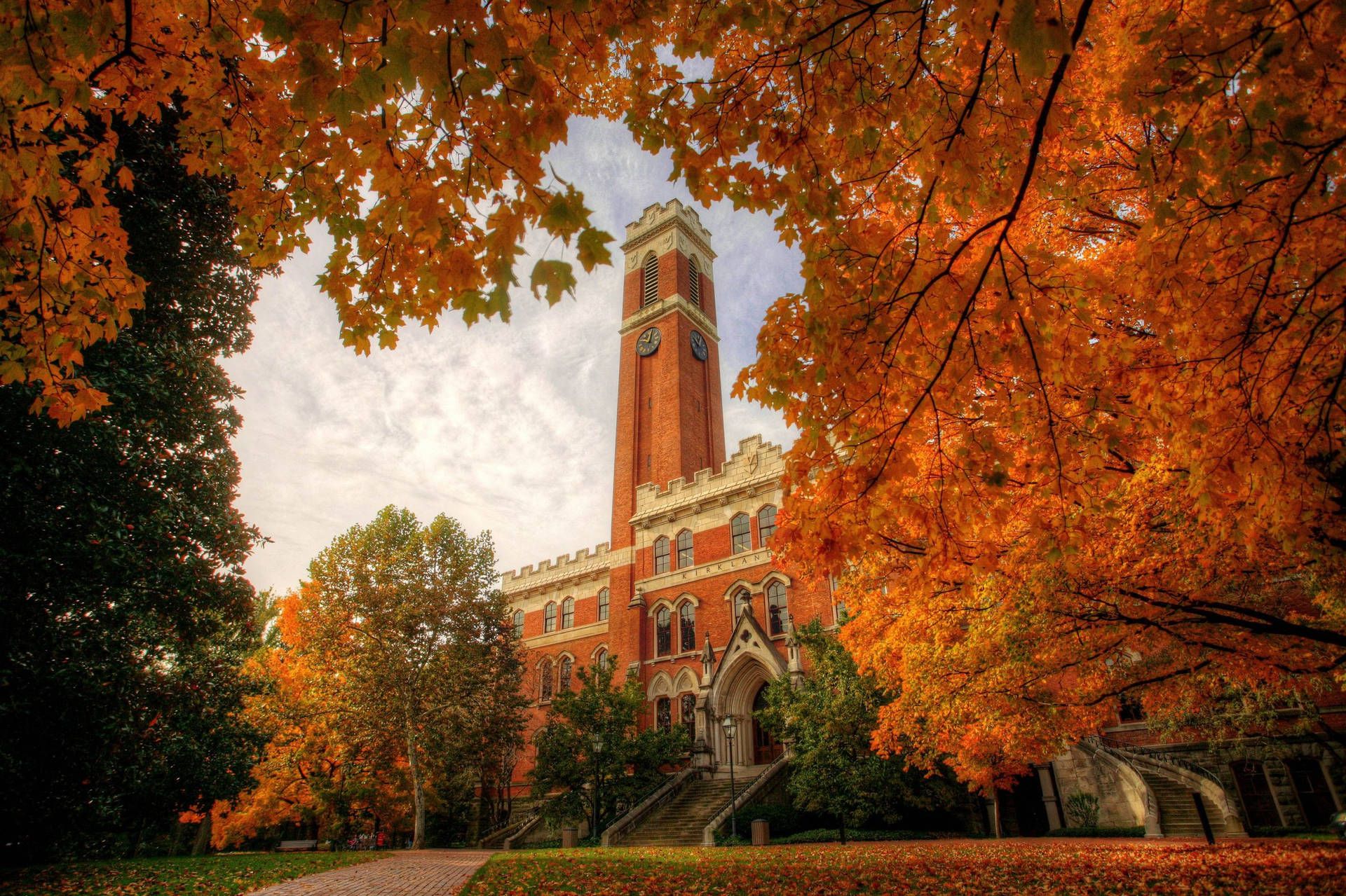 1920x1279 Download Vanderbilt University In Autumn Wallpaper