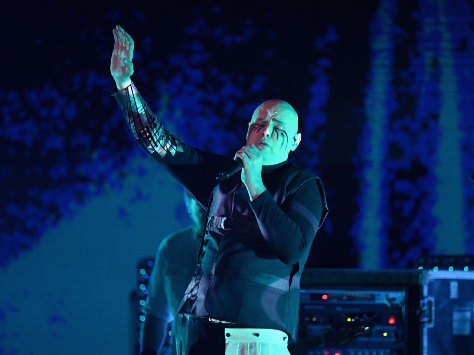 1600x1200 Billy Corgan Virtual Show for Highland Park Victims: Here's How To Watch