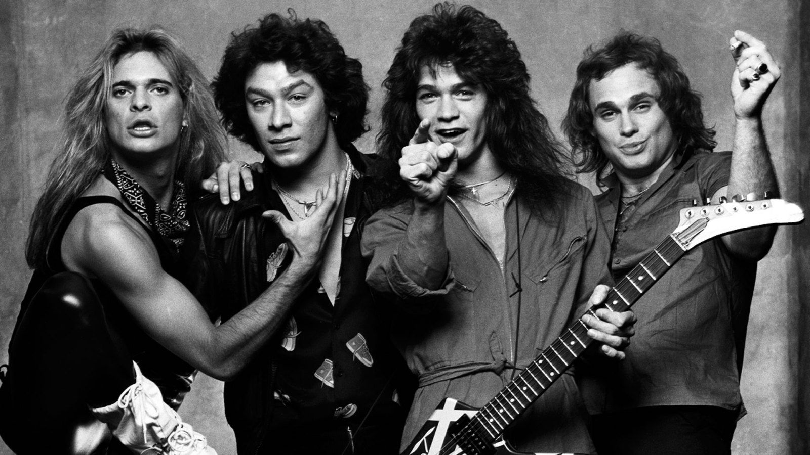 1600x900 David Lee Roth kicks it in high pandemic style