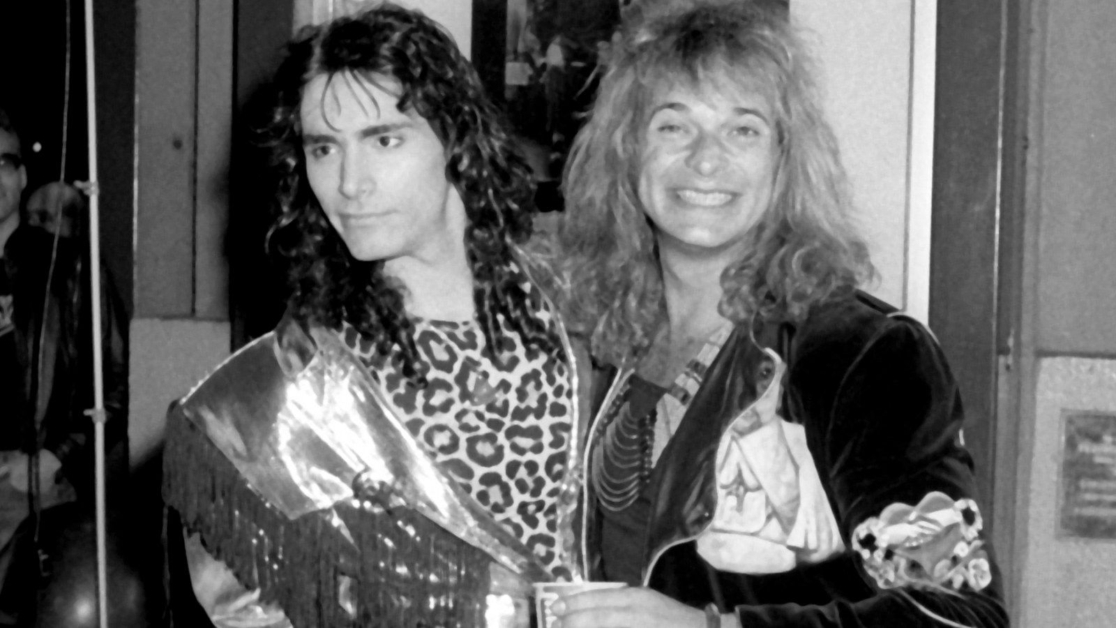 1600x900 Flashback: David Lee Roth Performs 'Jump' With Steve Vai in 1986