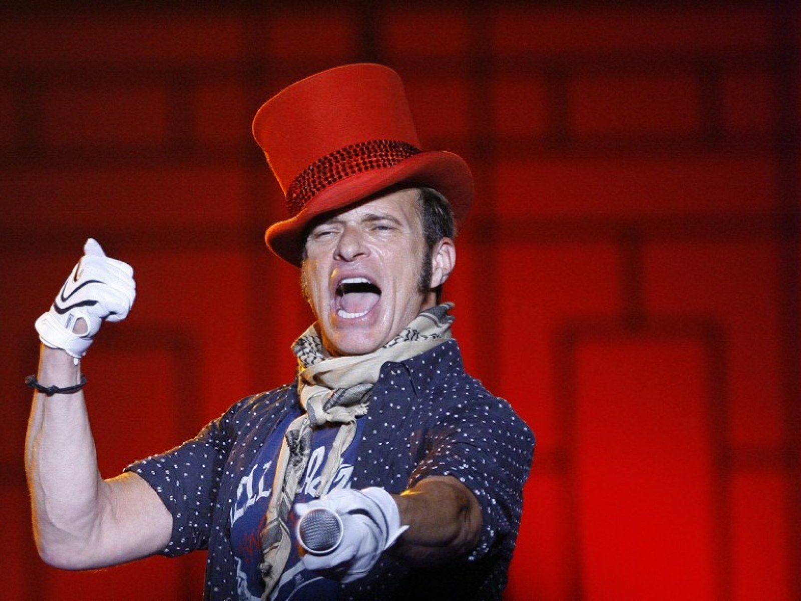 1600x1200 Van Halen 2012 Tour: Band to Hit Road with David Lee Roth Singing (VIDEO)