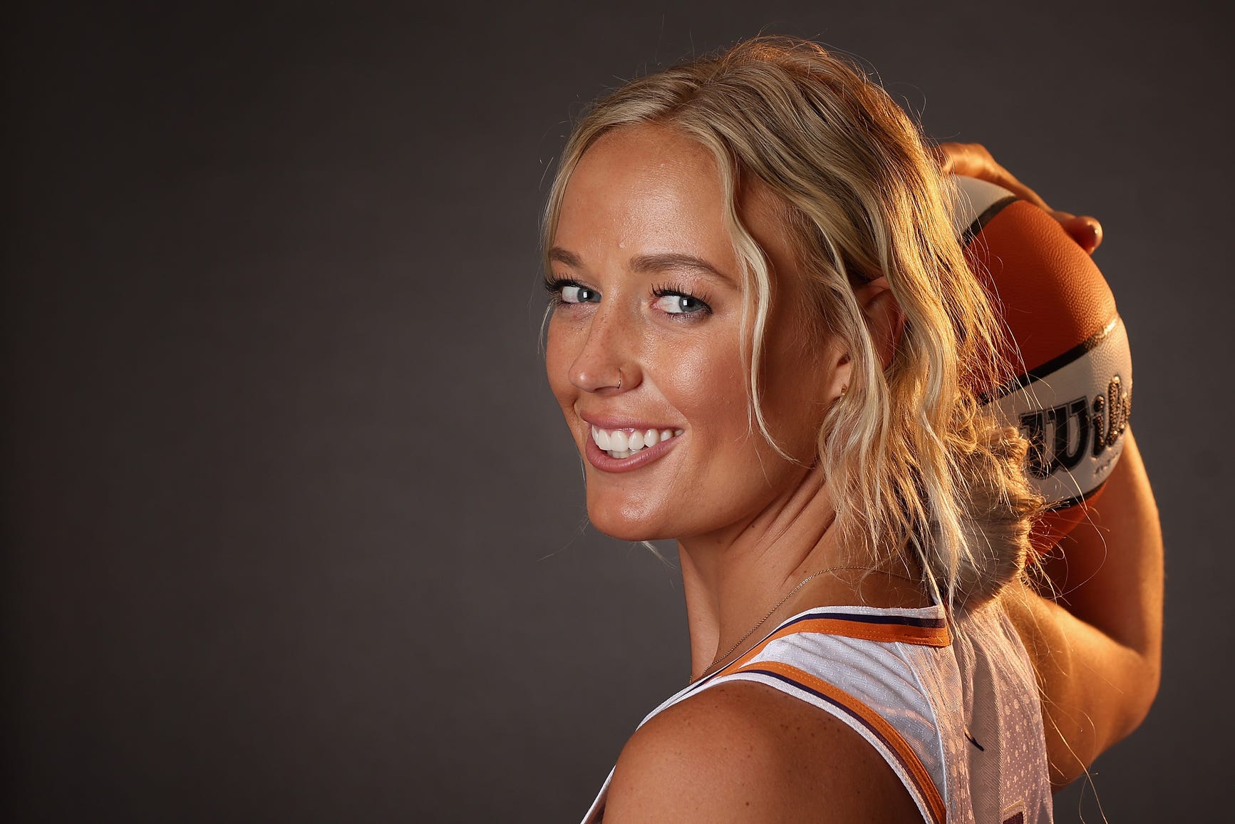 1733x1156 Phoenix Mercury guard Sophie Cunningham in image