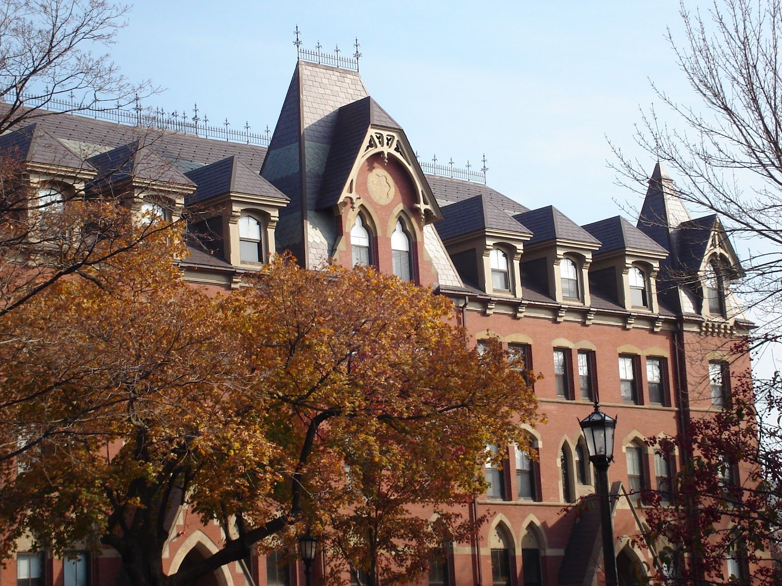1600x1200 College Snapshots: Tufts University