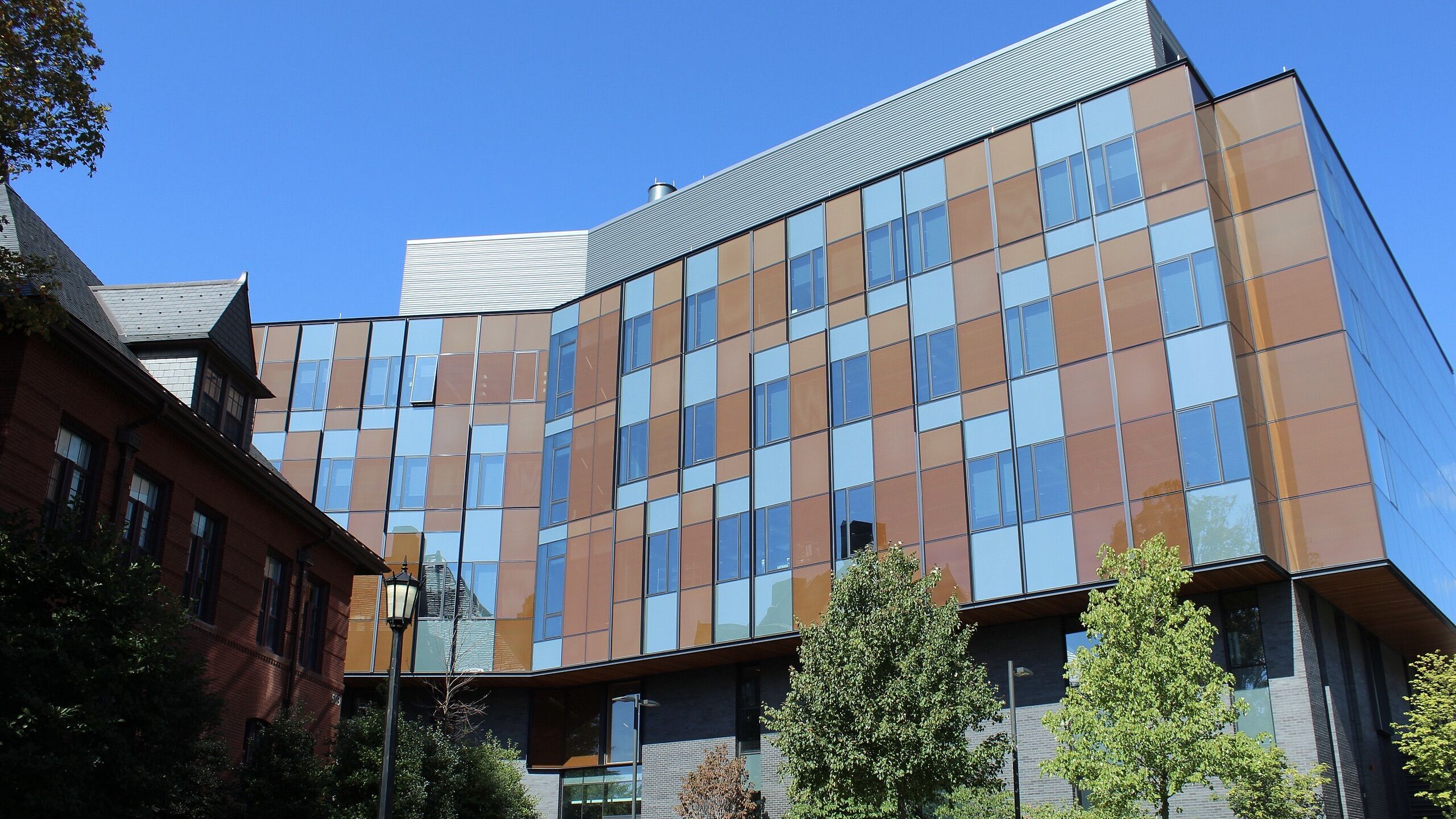 2560x1440 Tufts University posts 10% return for fiscal year & Investments