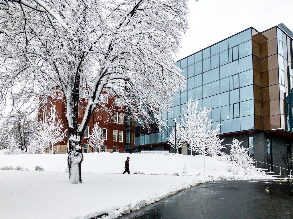 1024x768 Tufts University Snow