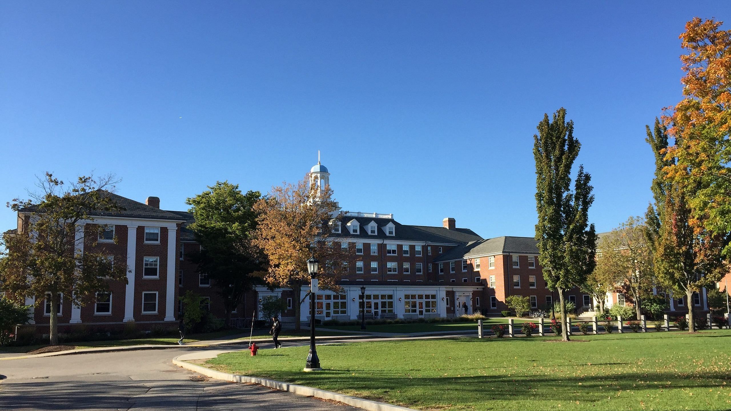 2560x1440 Tufts student wakes on Shabbat to find mezuzah gone, groups lodge complaint