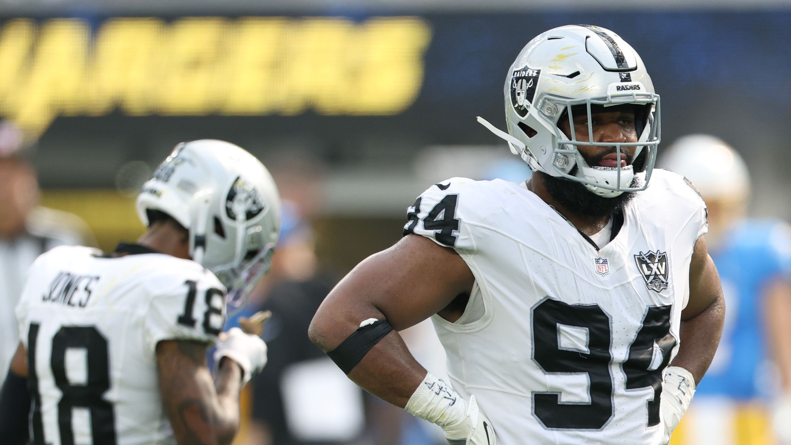 2560x1440 Raiders Player Christian Wilkins Allegedly Terminated Because He Kissed His Teammate on the Head