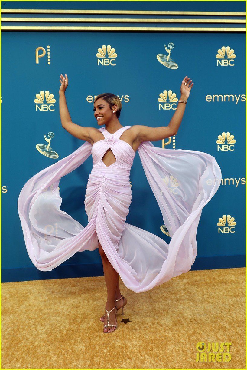 817x1222 Ariana DeBose Looks Lovely on the Emmys 2022 Red Carpet Pics!: Photo 4818126 Emmy Awards, Ariana Debose, Emmy Awards Photo. Just Jared: Entertainment News
