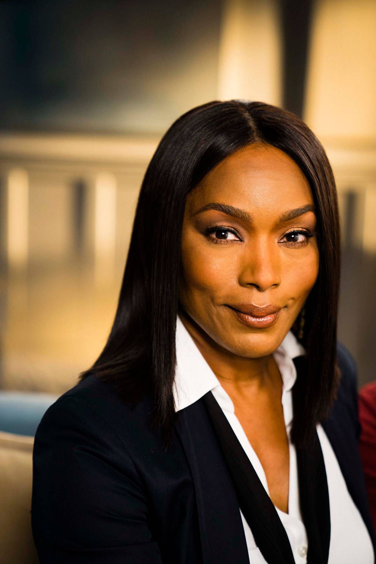 1280x1920 Download Angela Bassett Health Advocate Wallpaper