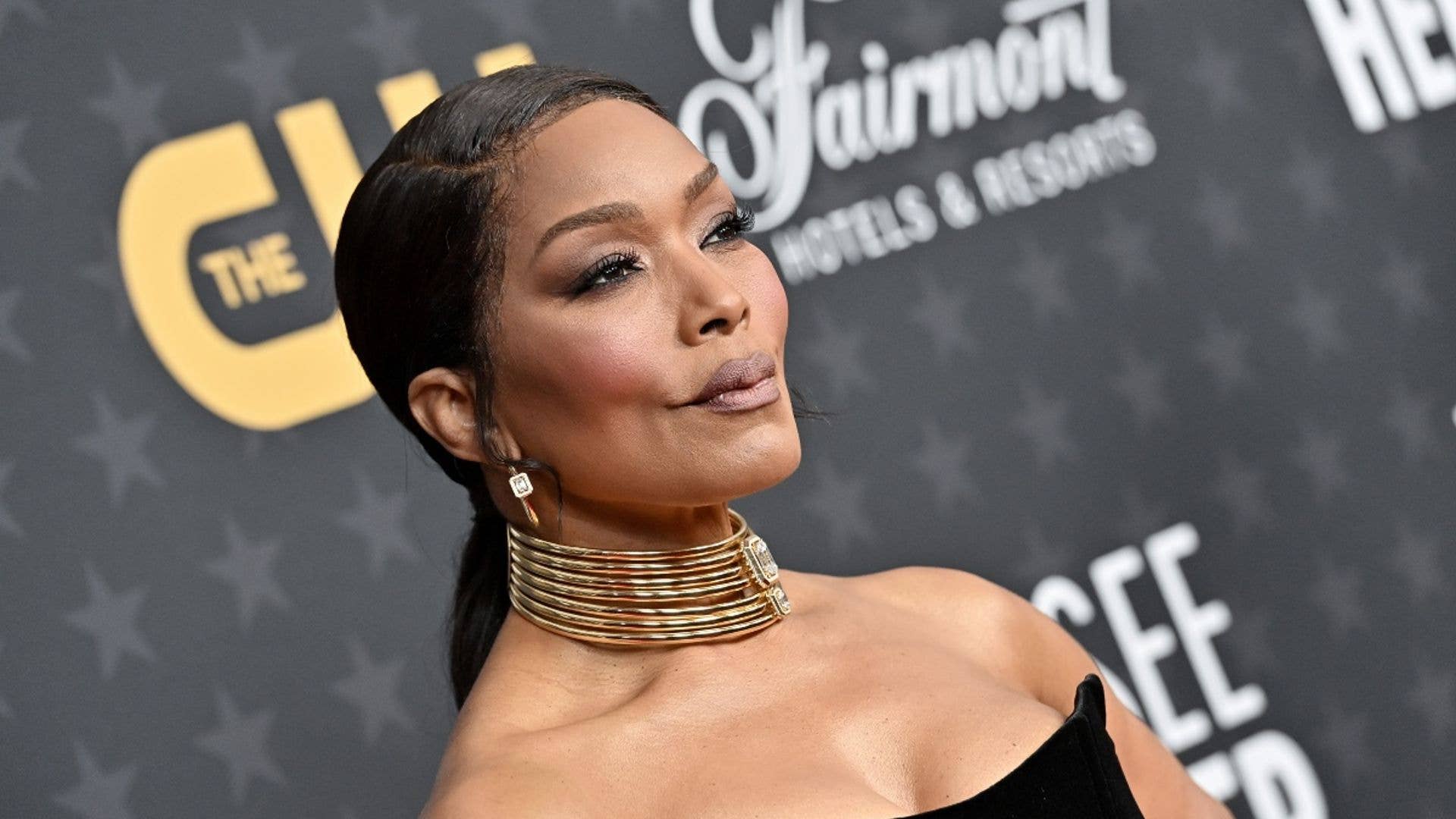 1920x1080 Angela Bassett hails 'extraordinary' black actresses in Critics Choice acceptance speech