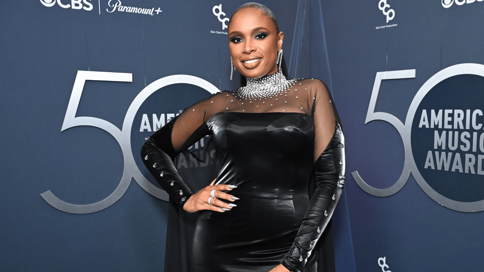 1920x1080 In Case You Missed It: Jennifer Hudson Wears La Roxx To AMAs, Meghan Markle Wears Carolina Herrera, And More