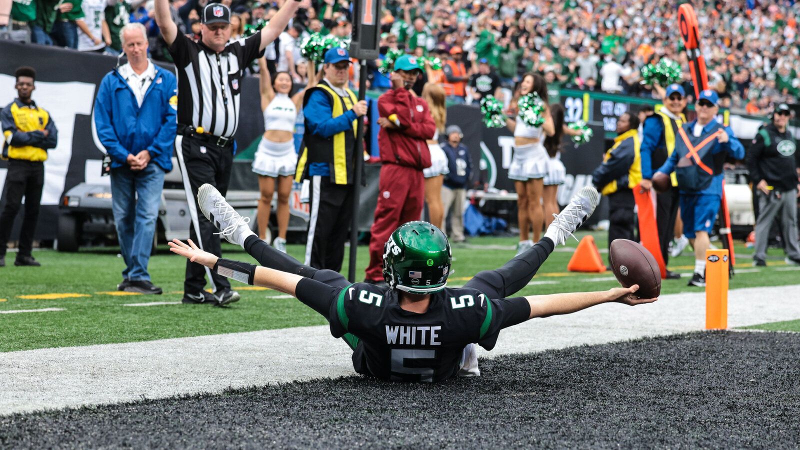 1600x900 Jets' Win Raises a Question: Who Is Mike White?