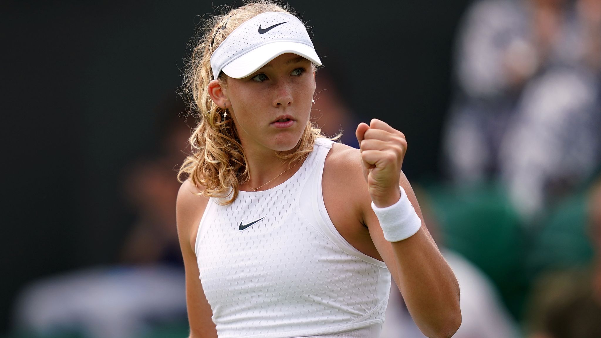 2048x1152 Wimbledon: Teenager Mirra Andreeva continues her dream run by reaching fourth round