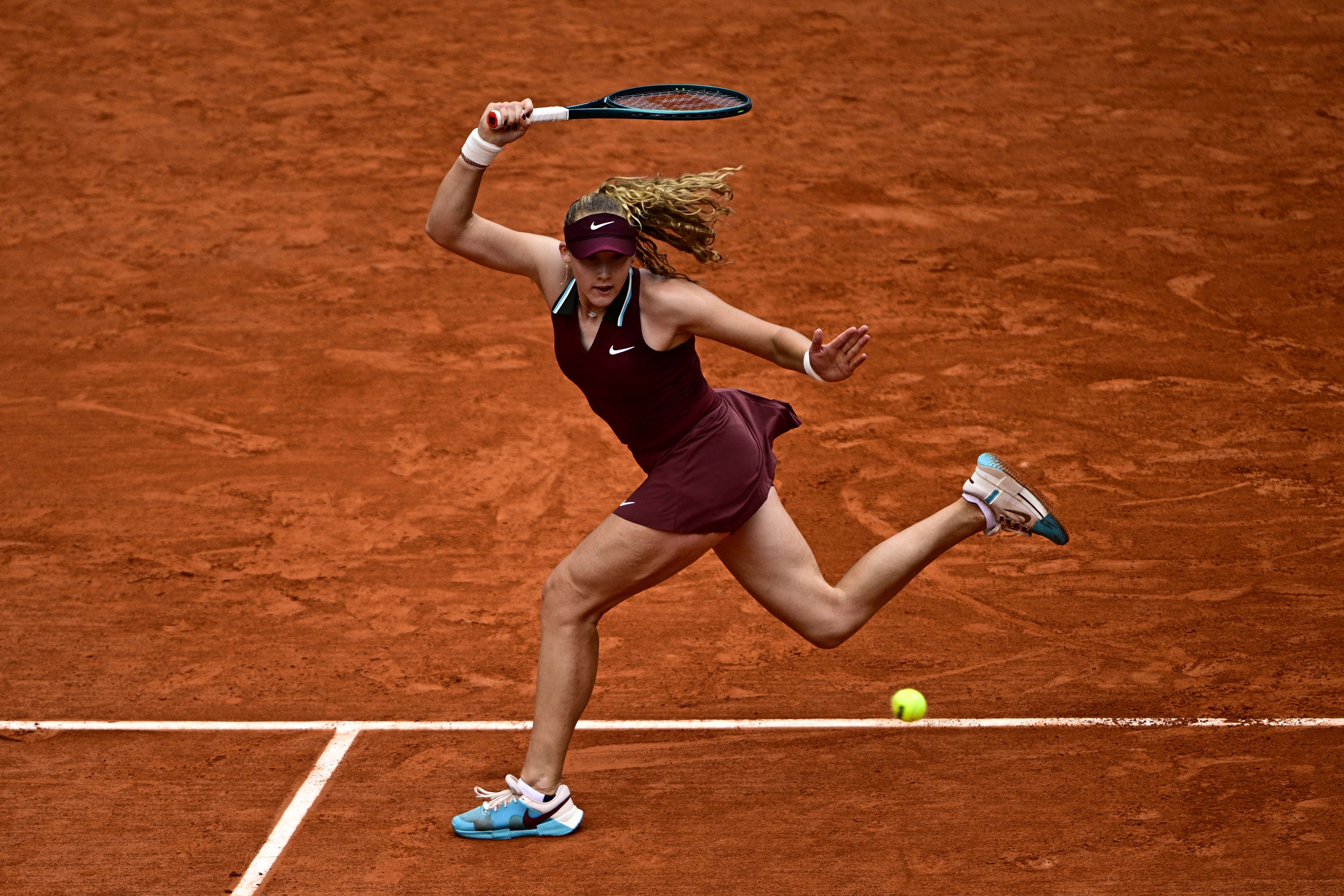 4156x2771 Andreeva wins nine of last 10 games to reach Roland Garros fourth round