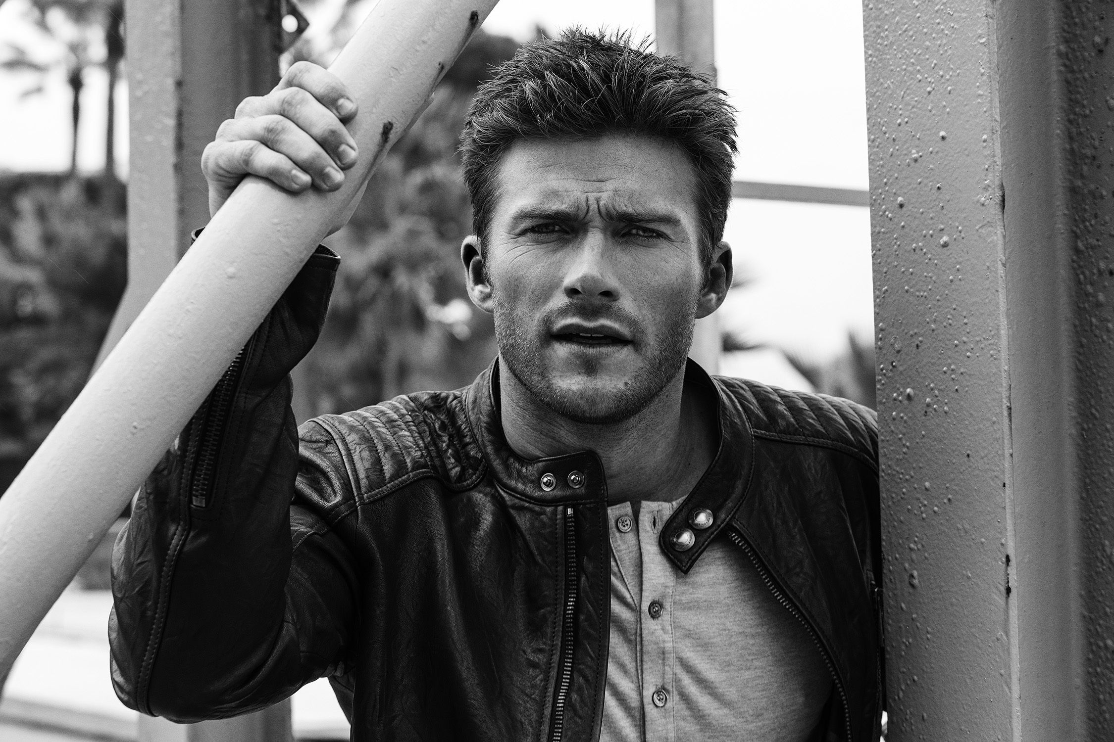 2250x1500 Wallpaper portrait, jacket, actor, black and white, photohoot, Scott Eastwood, Scott Eastwood, The Gentlemans Journal for mobile and desktop, section мужчины, resolution 2250x1500