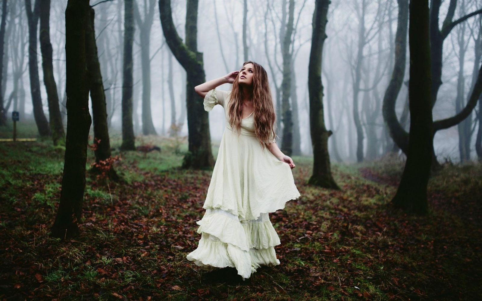 1600x1000 Nature Woman Girl Model Beautiful Young Outdoors Forest Wallpaper