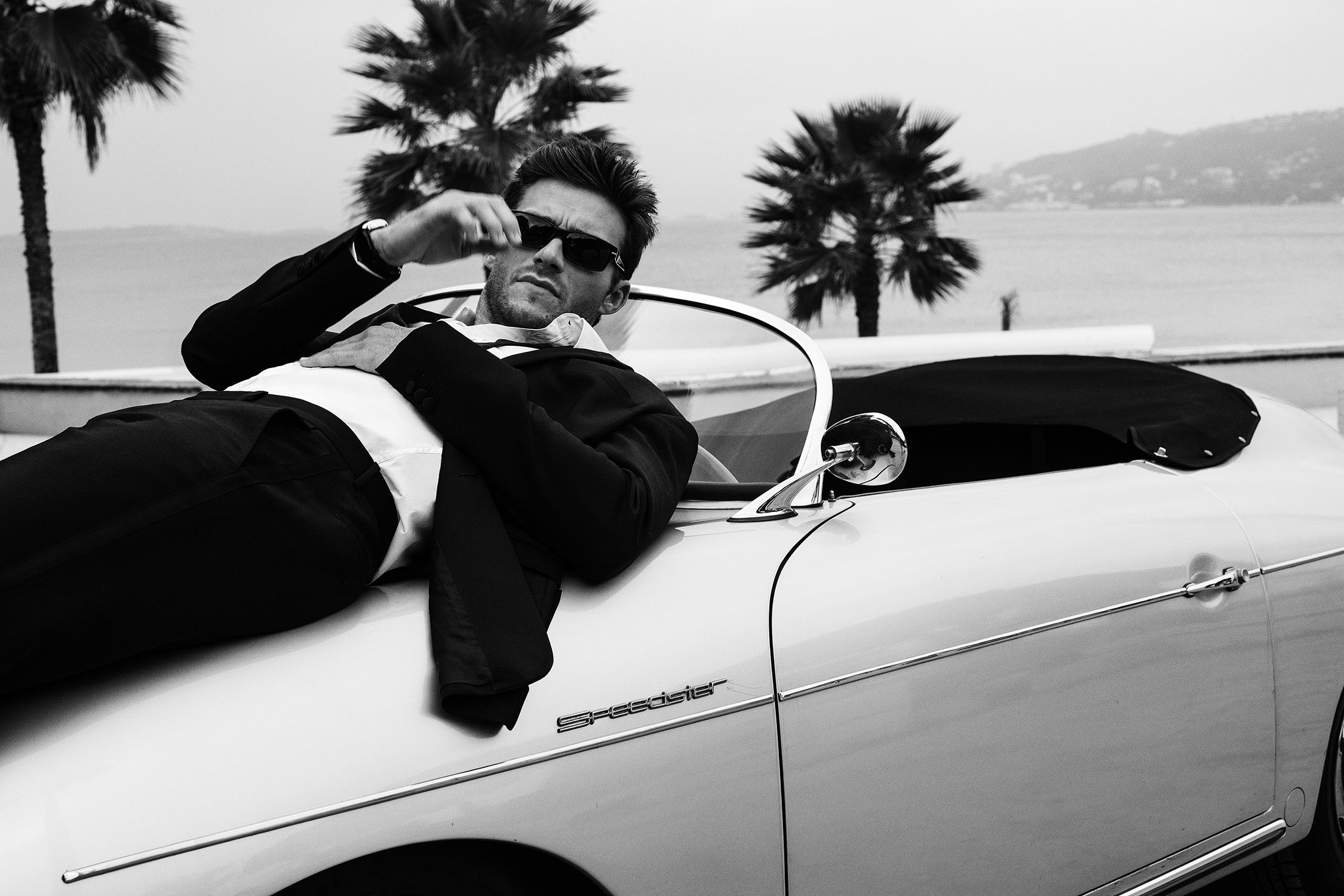 2250x1500 Phone wallpaper: Celebrity, Scott Eastwood, Actor, American, Black & White, Model, Sunglasses 764590