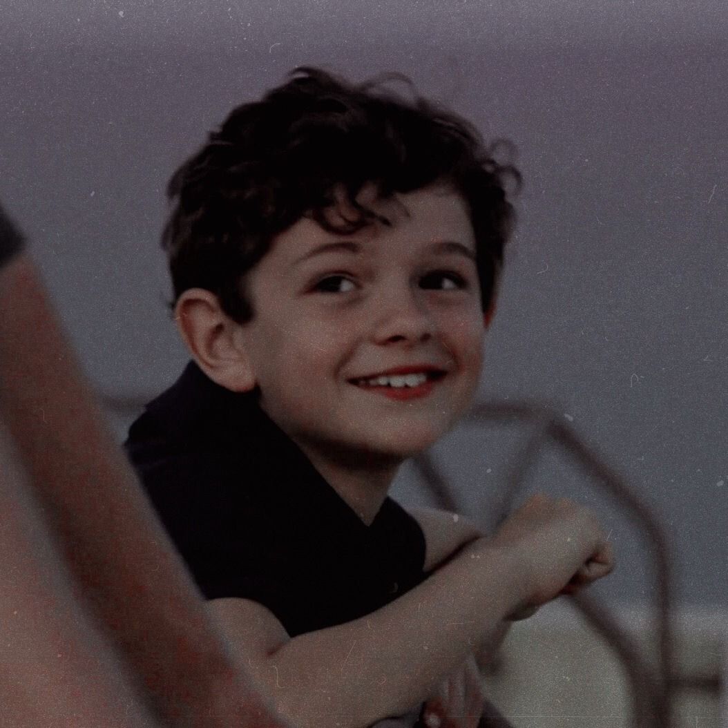 1054x1054 Noah Jupe Icon Like or Reblog