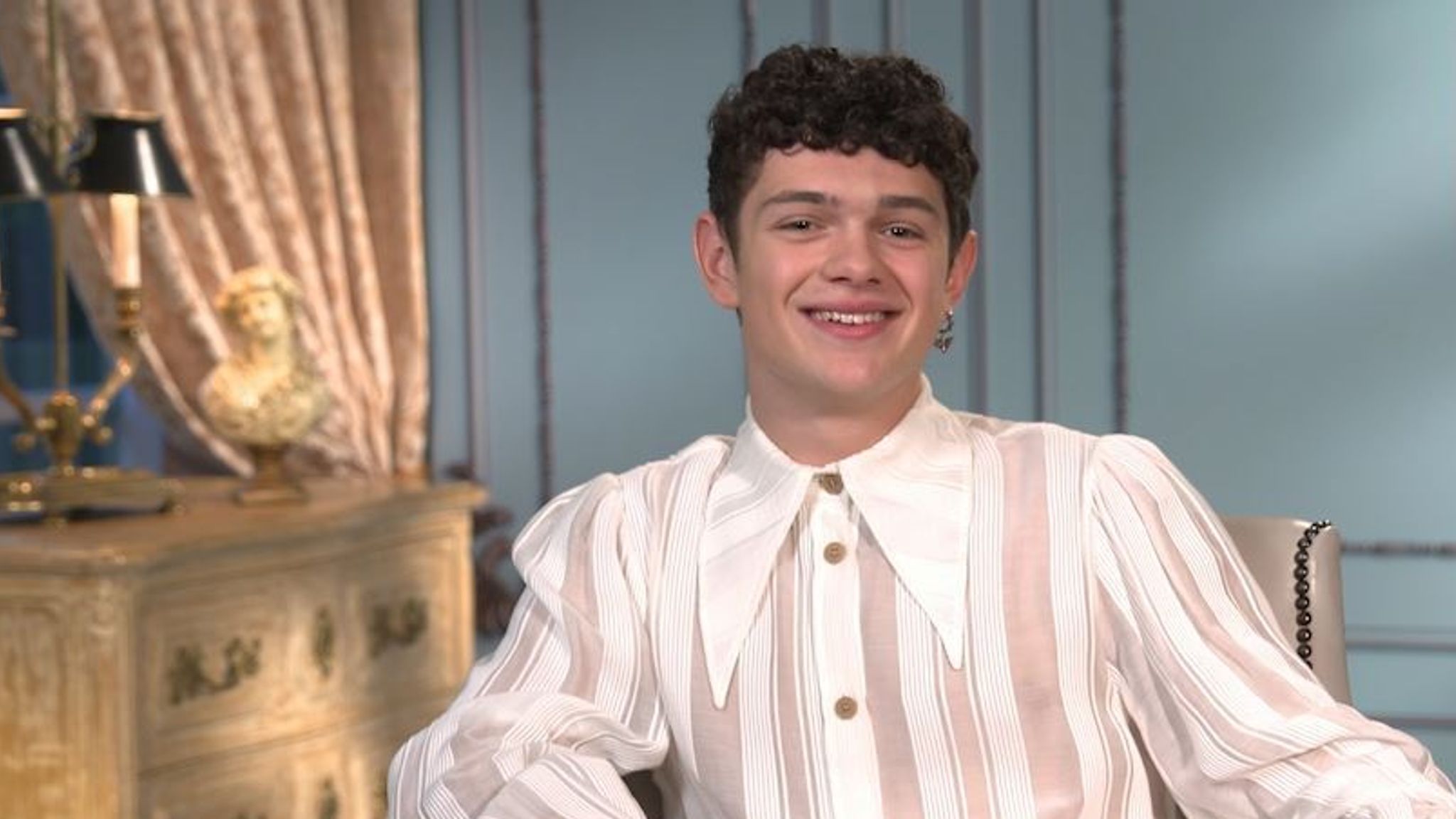 2048x1152 British Actor Noah Jupe Co Stars With Michael Douglas In The New Apple TV+ Series Franklin And Says He Got To Learn Lots Of New Skills For The Role