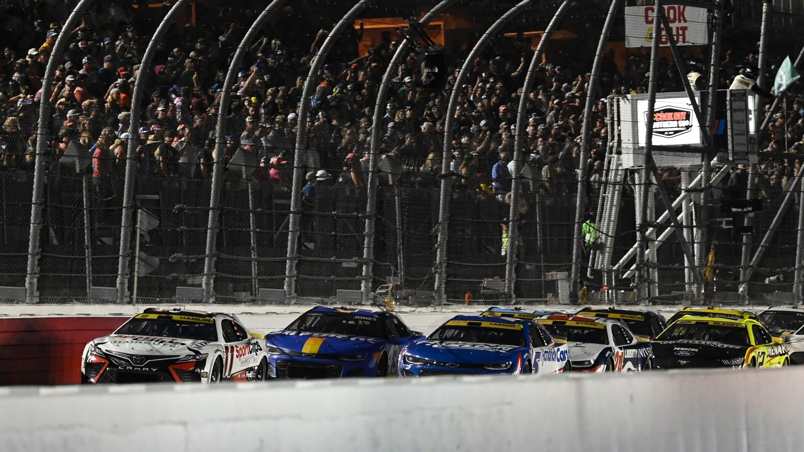 2560x1440 Larson claims NASCAR's opening playoff race and gets 1st career win at Darlington
