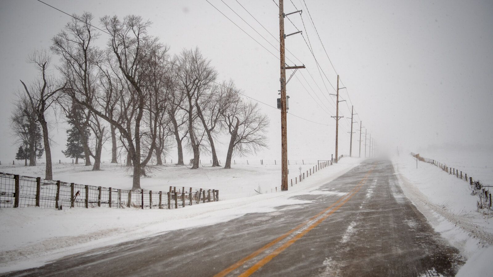 1600x900 Scenes From the Harsh Winter Storm Sweeping the U.S