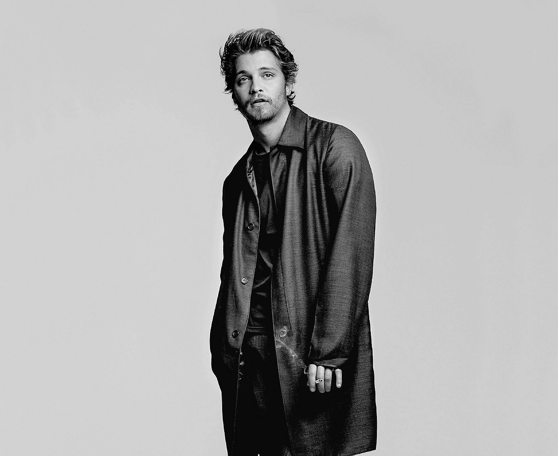 1100x900 Luke Grimes HD