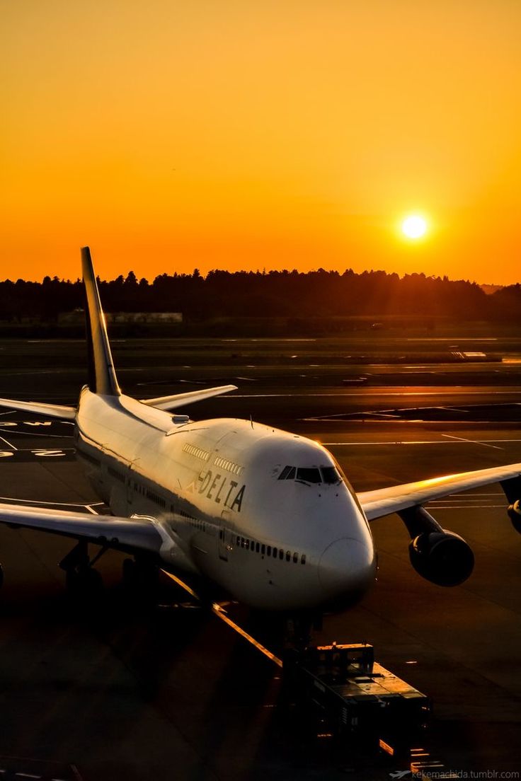 736x1104 Delta B747