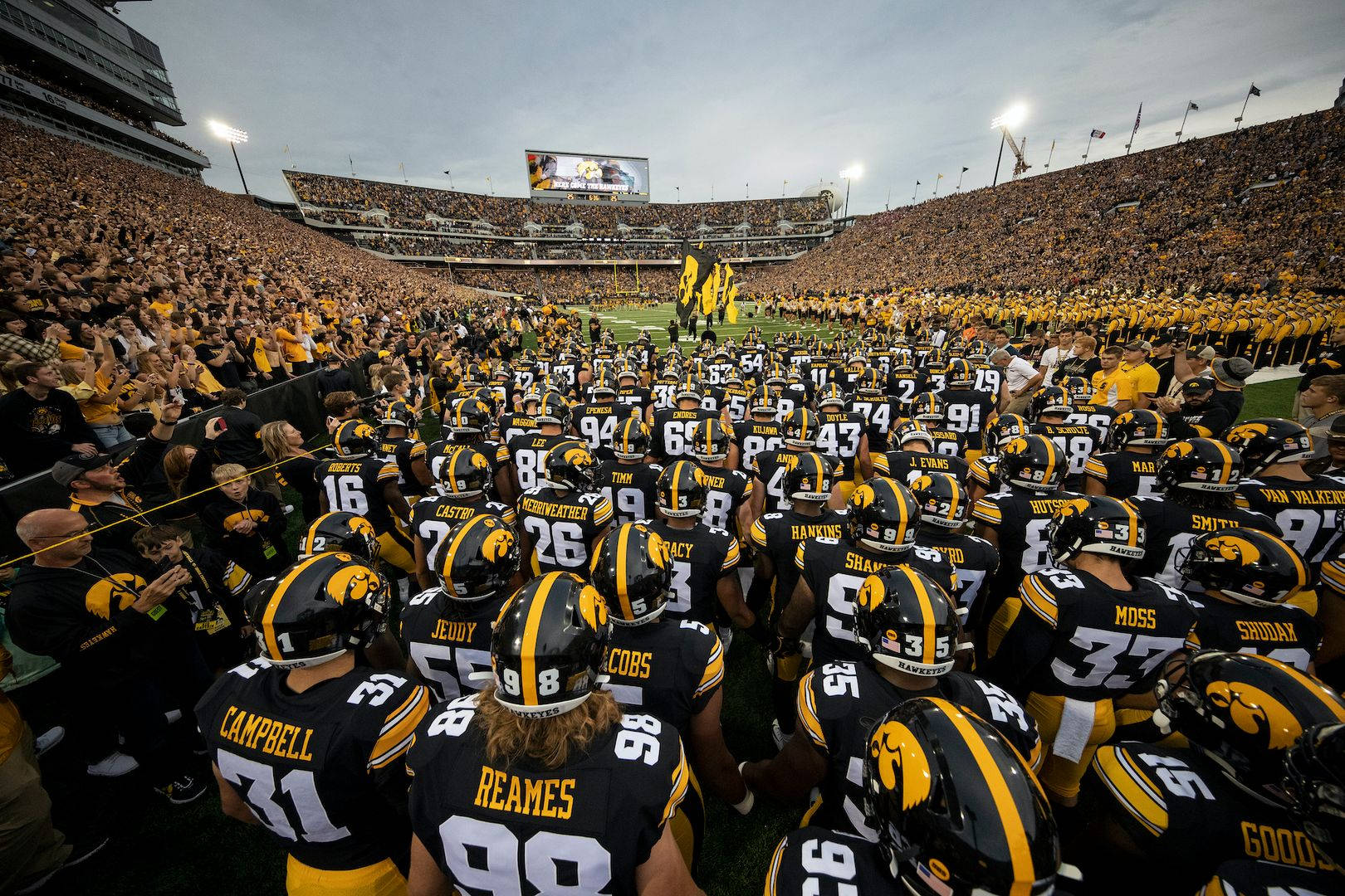 1620x1080 Download University Of Iowa Football Team Wallpaper
