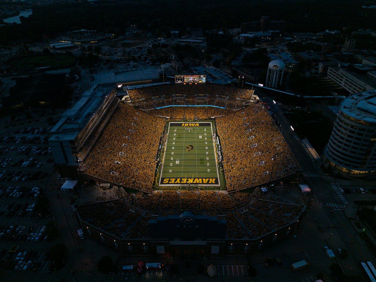 1200x900 Saturdays at Kinnick are golden