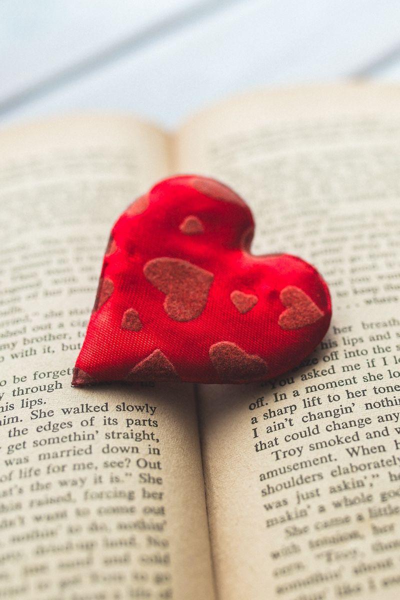 800x1200 Download Wallpaper 800x1200 Heart, Book, Love Iphone 4s 4