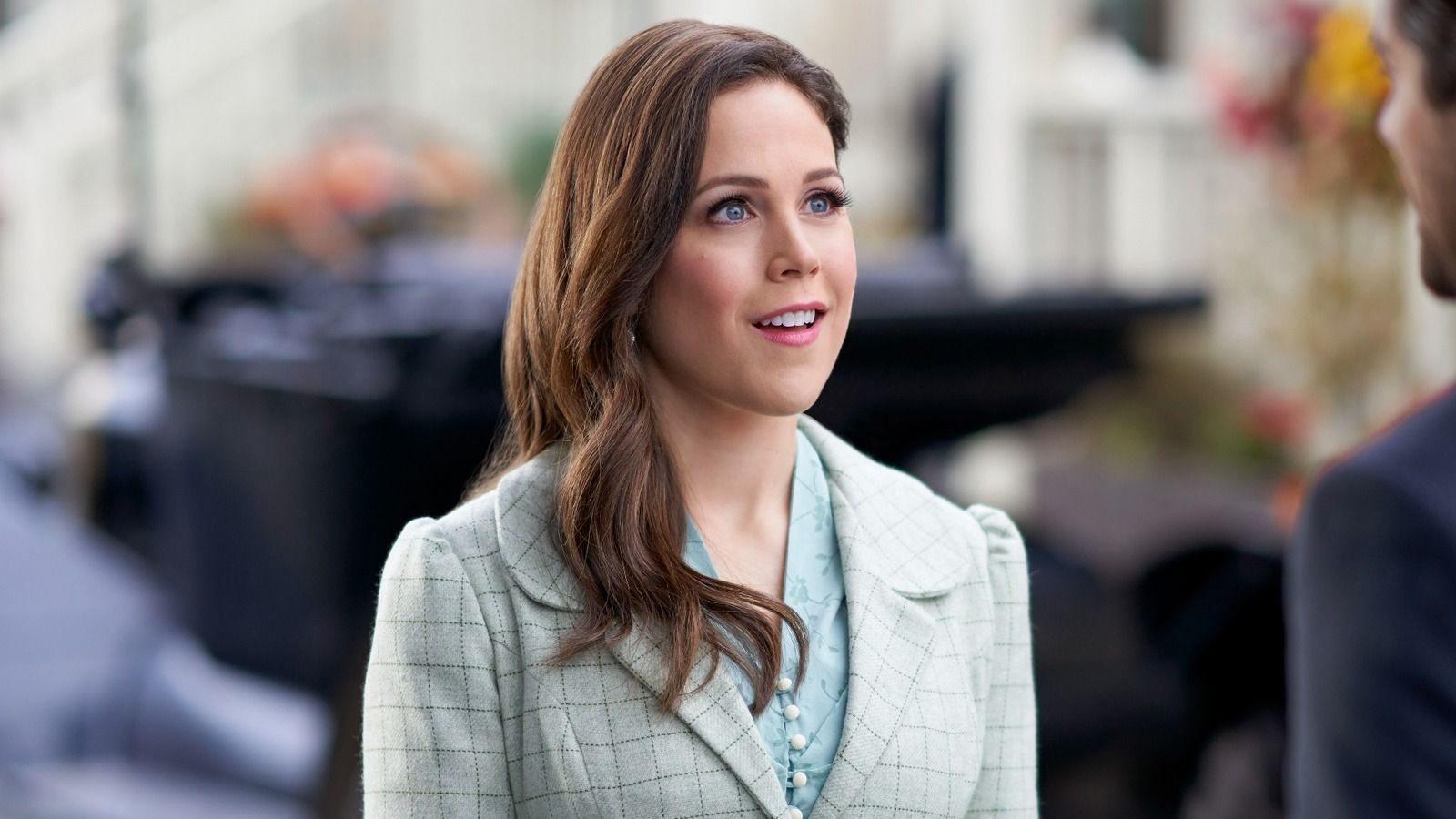 1600x900 Erin Krakow Wasn't The First Actress To Play When Calls The Heart's Elizabeth