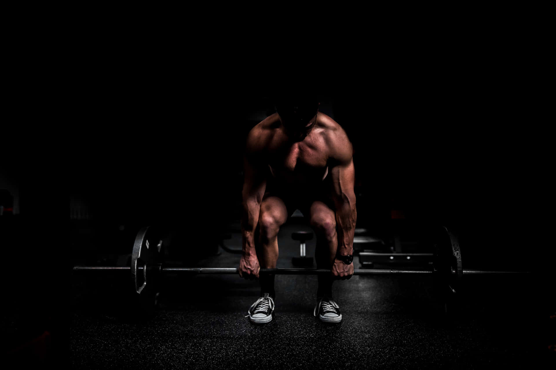 1920x1280 Download Muscular Man Doing Strength Training Wallpaper