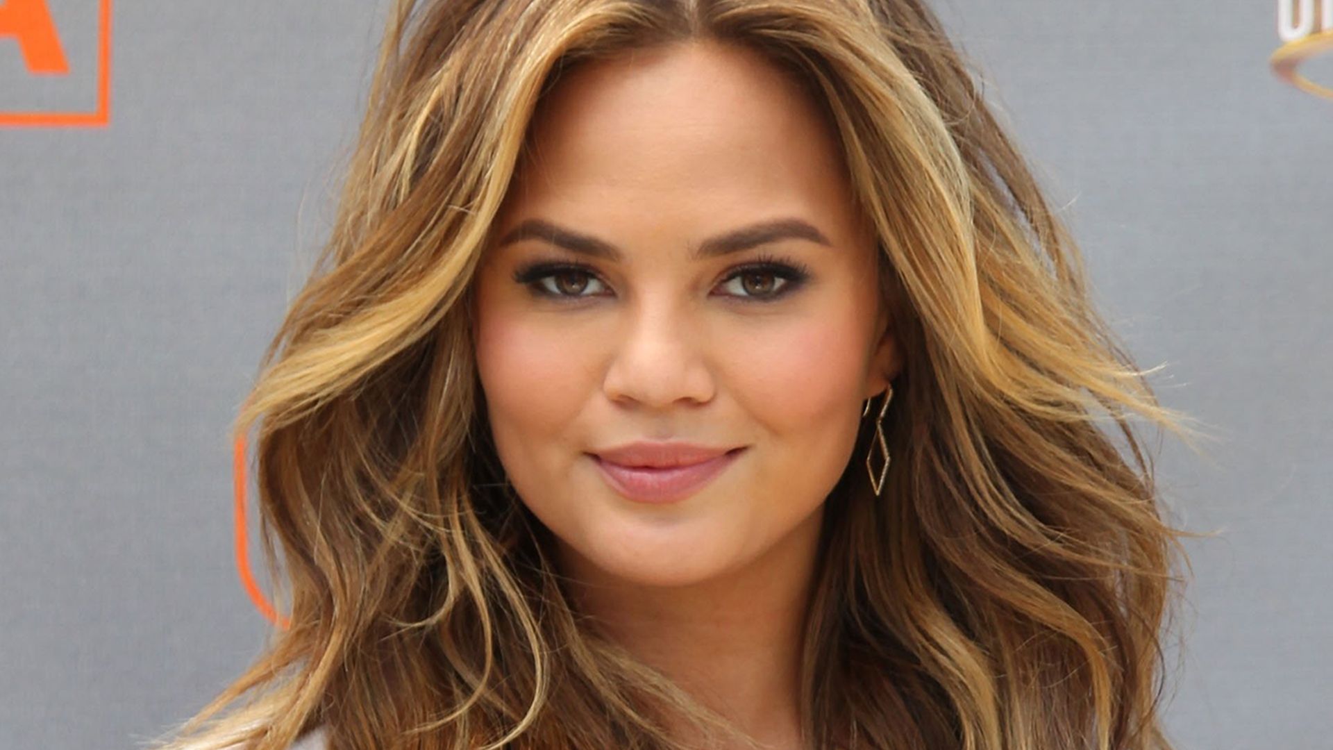 1920x1080 things you probably never knew about Chrissy Teigen