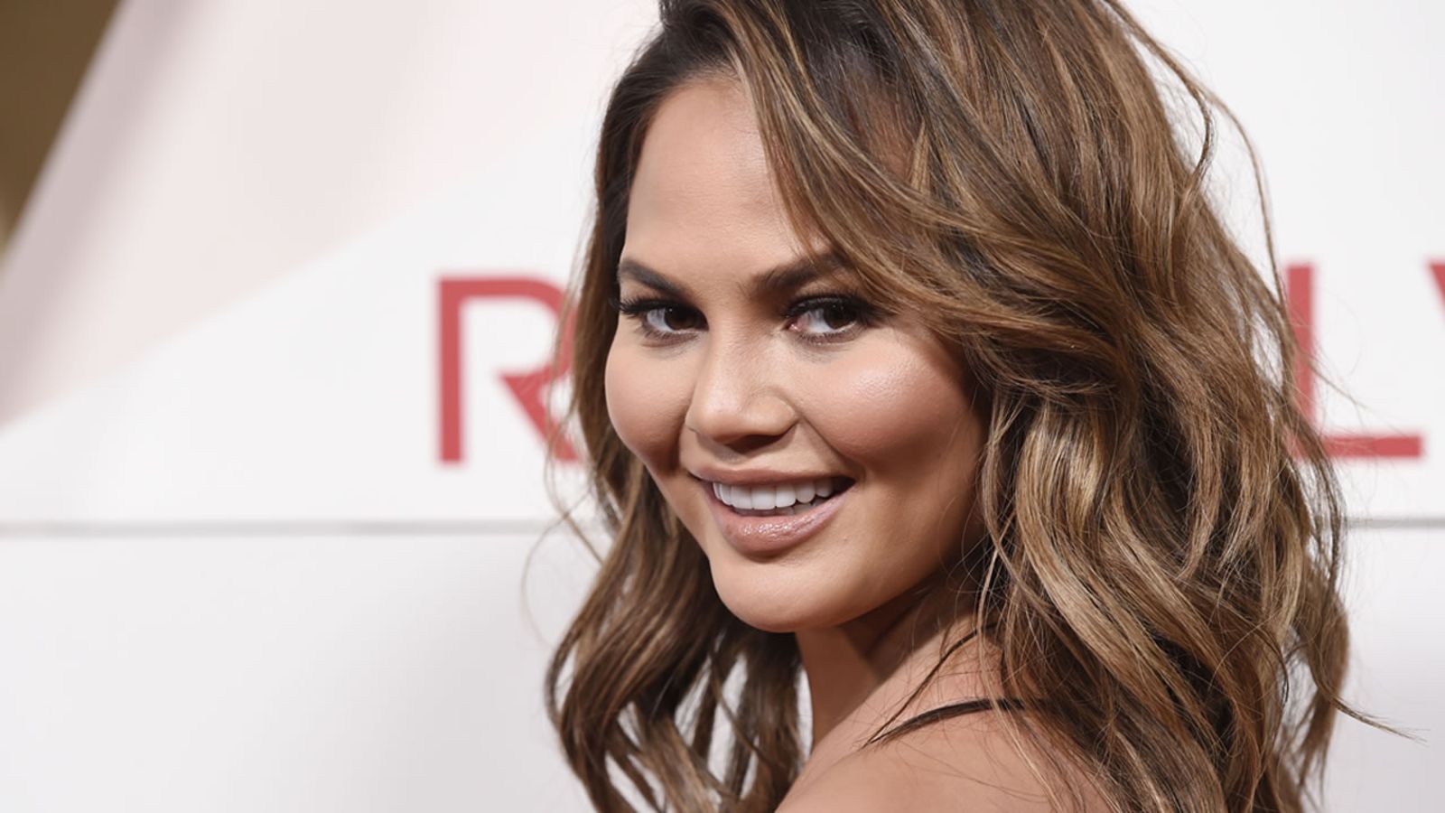 1600x900 Chrissy Teigen announces on Instagram that she is four weeks sober New York