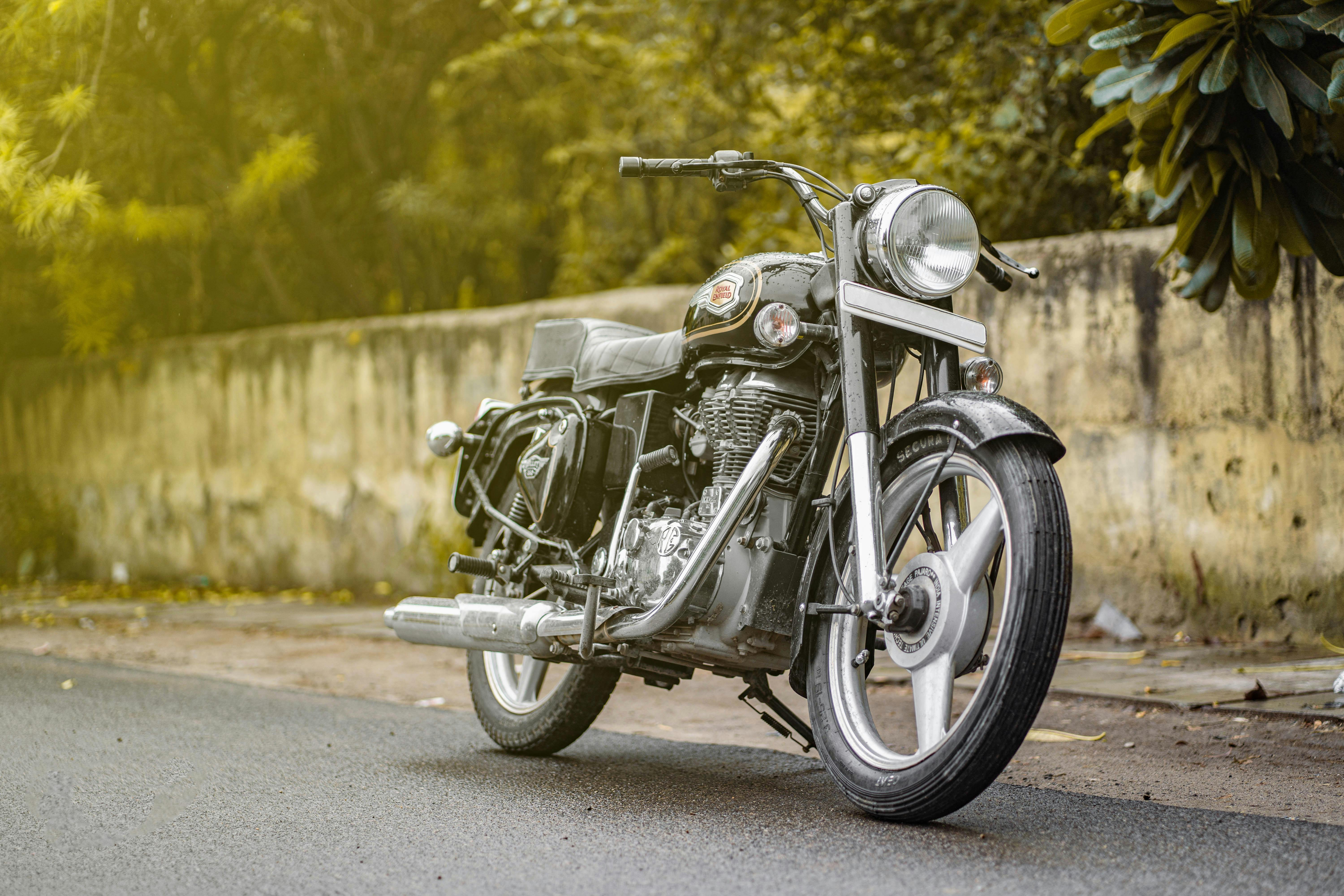 6000x4000 A Royal Enfield Motorcycle Parked on a Street · Free