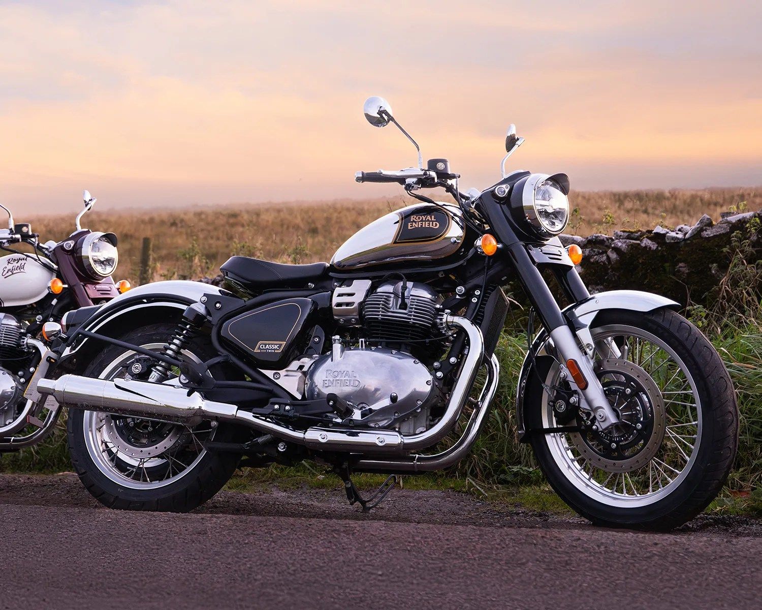1500x1200 Royal Enfield Classic 350 Pure Black Wallpaper New 2024 Royal Enfield Bullet 350 Motorcycles